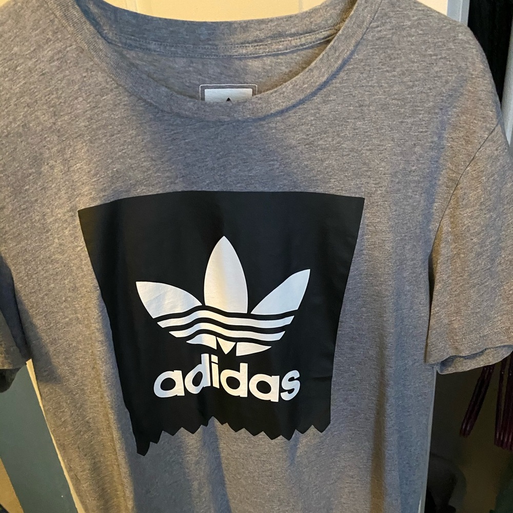 Adidas men’s shirt Large
